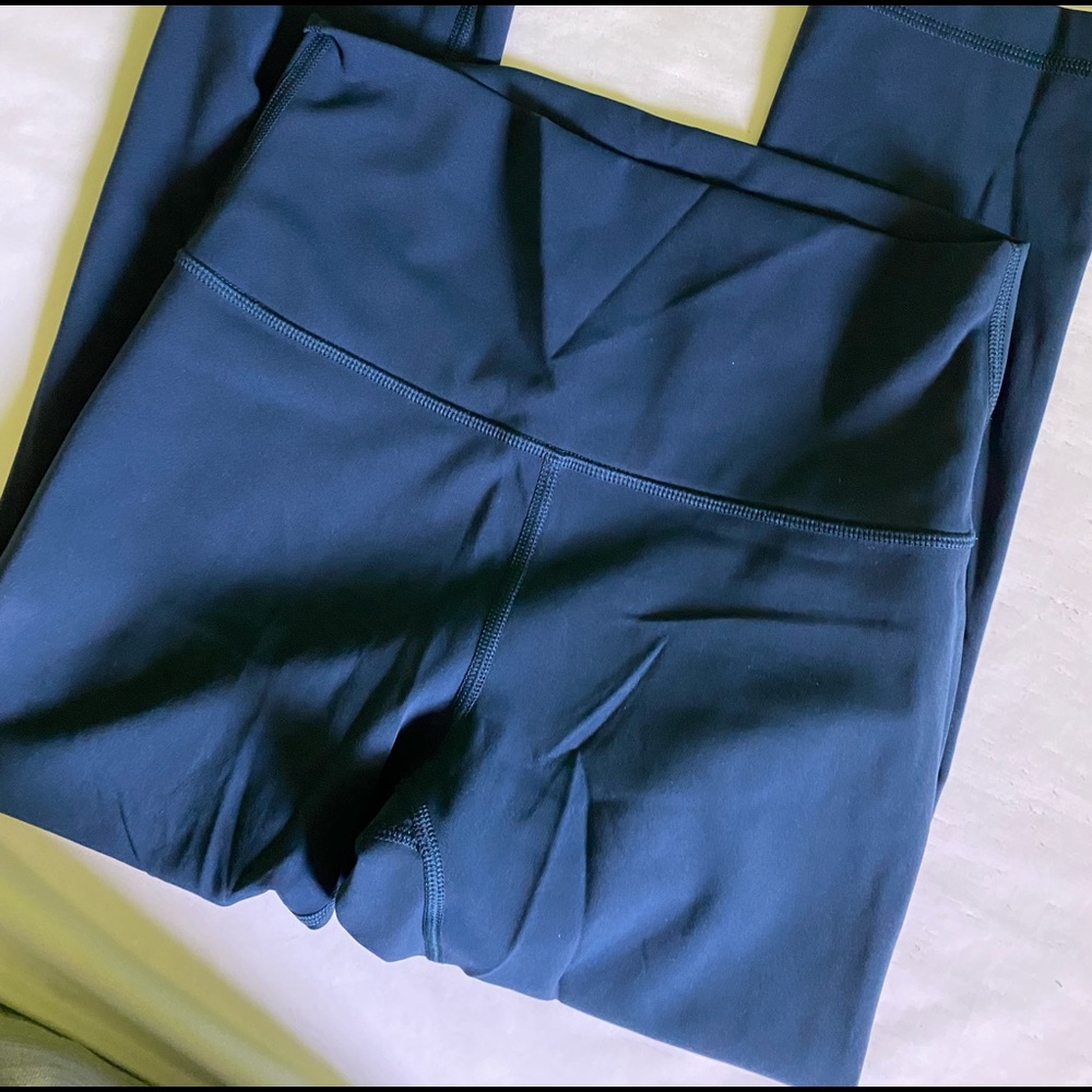 LULULEMON wonder under 21 crop